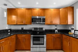 Enchanted Garden Townhouses 1 Mile to Disney World