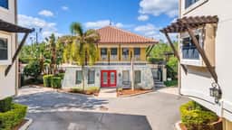 Stunning 4Br, 3.5B Townhome - 1 mile from Disney
