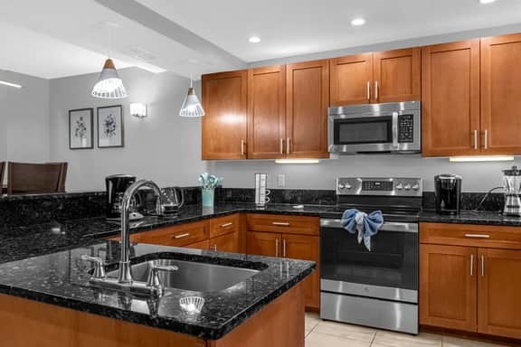 Enchanted Garden Townhouses 1 Mile to Disney World