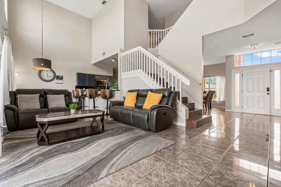 Waterfront 5BR Villa 15 Min to Disney | Sleeps 10 - Image 4