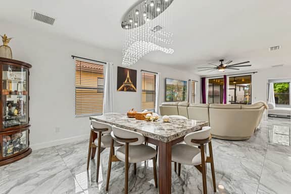 Family-Friendly 4BR Villa Near Disney - Kissimmee
