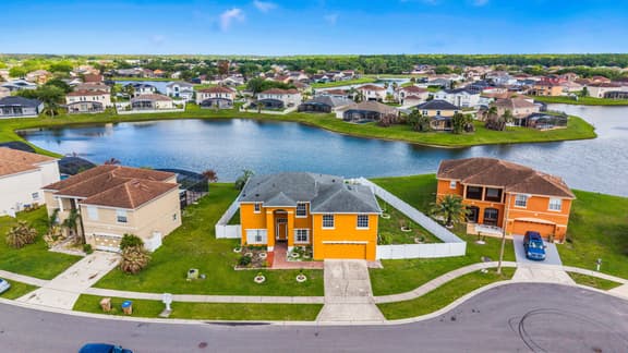 Lakefront 5BR Villa 10min to Disney • Sleeps 10